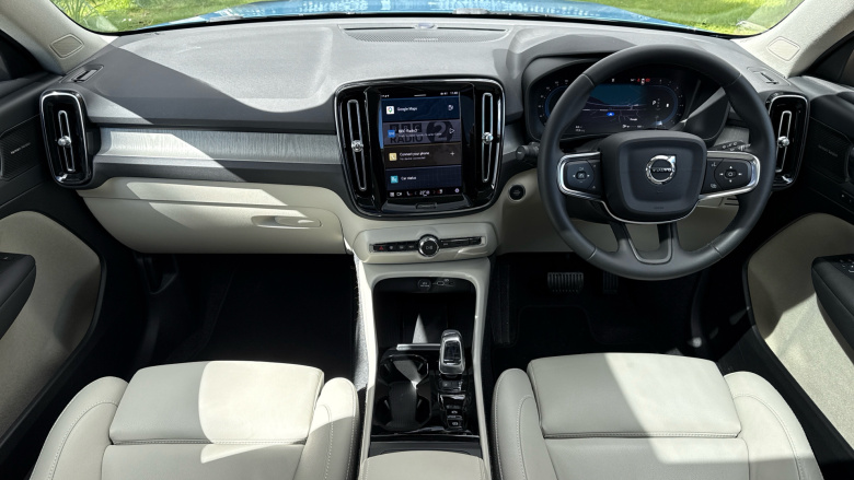 Volvo XC40 2.0 B3P Ultra Dark 5dr Auto Petrol Estate